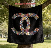Chanel Graffiti Collage Flannel Sofa Throw Blanket – Street Art IMG_6925